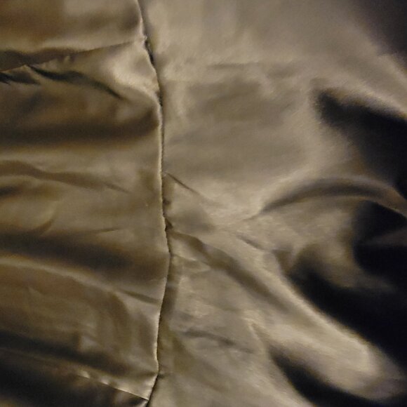 Beautiful Faux Fur Coat! - Picture 10 of 11